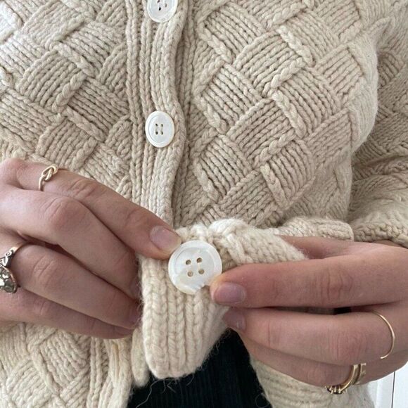 Vintage Y2K Express Womens White Chunky Wool Soft Fisherman Cardigan Sz M - Picture 9 of 9